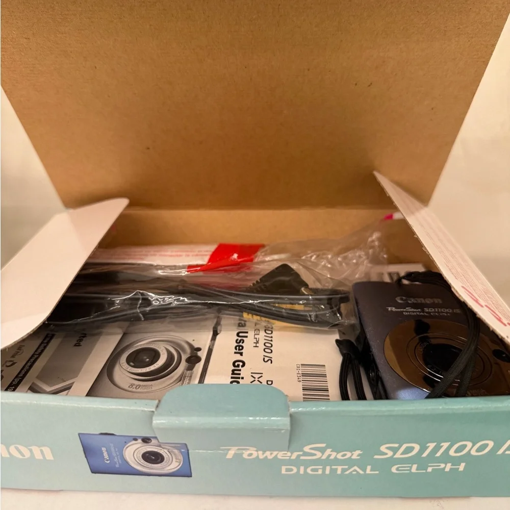 Canon PowerShot SD1100 IS Digital Camera - Blue